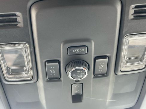 Used 2025 Chevrolet Tahoe Premier RWD image 17