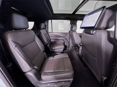 Used 2023 Chevrolet Suburban High Country w/ Advanced Technology Package image 44