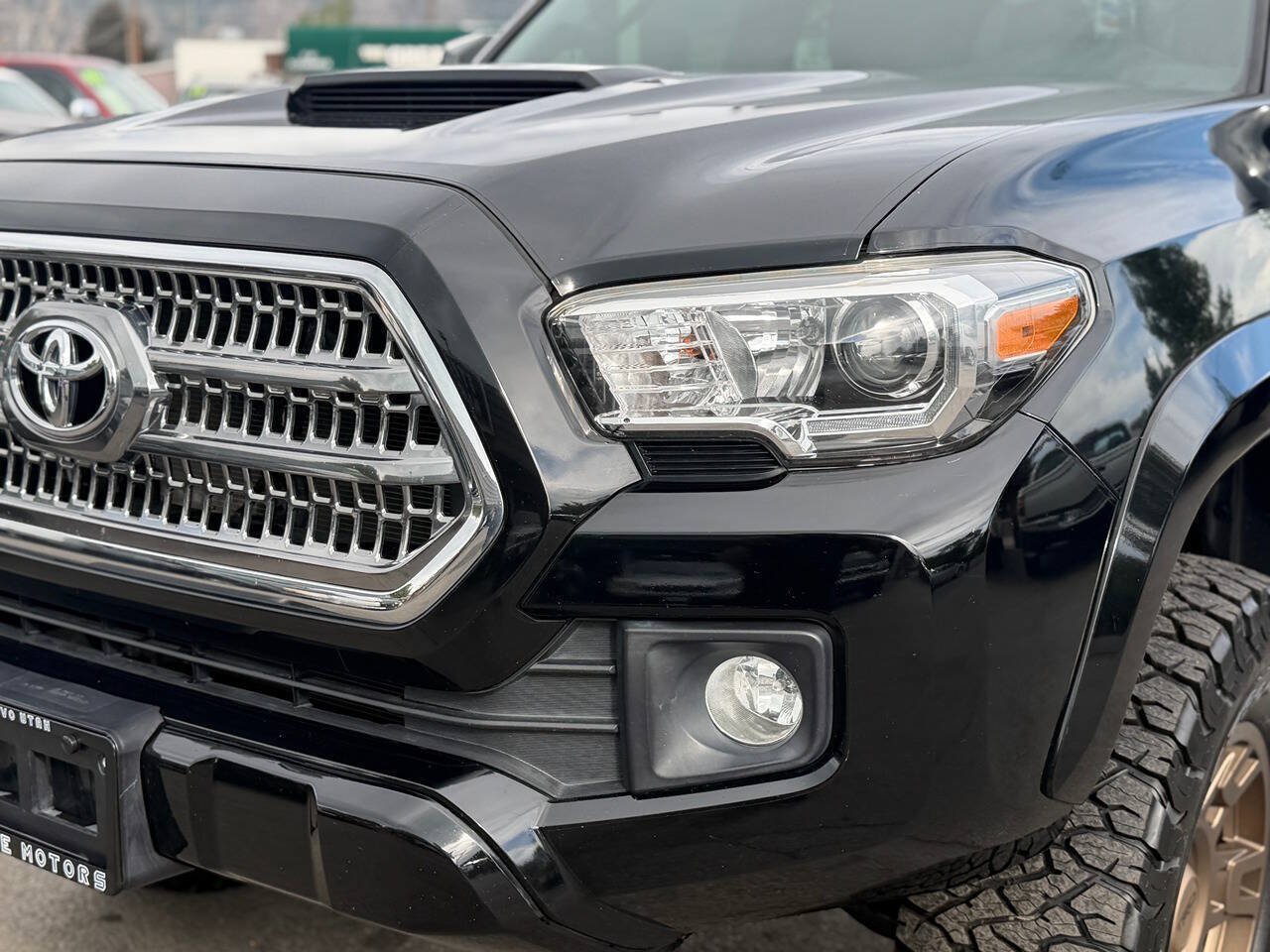 Used 2017 Toyota Tacoma TRD Sport w/ Tow Package AWD/4WD image 91