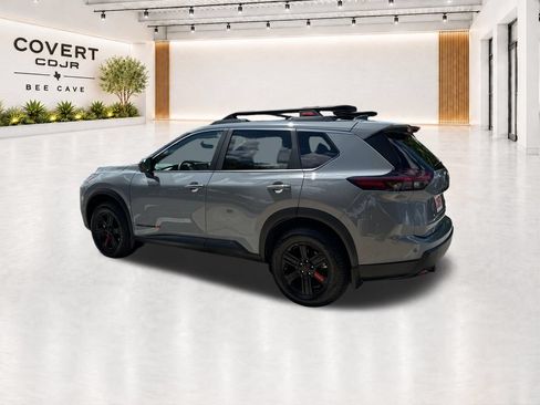 Used 2025 Nissan Rogue SV AWD/4WD image 8