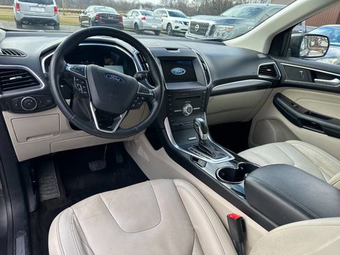 Used 2018 Ford Edge Titanium image 13