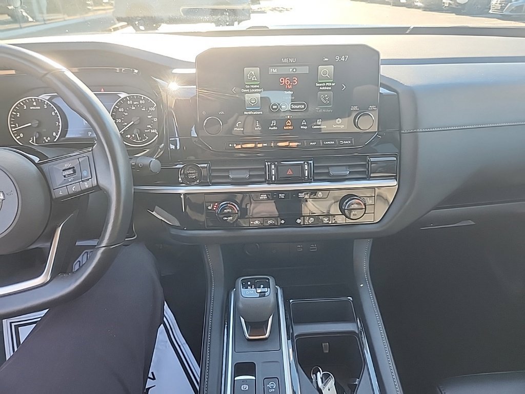 Used 2025 Nissan Pathfinder SL AWD/4WD image 17