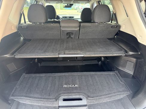 Used 2019 Nissan Rogue SV image 10
