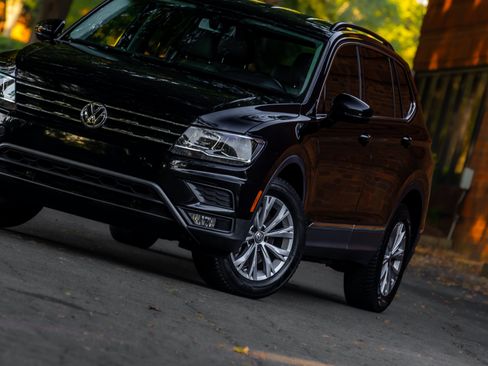 Used 2018 Volkswagen Tiguan SE FWD image 23