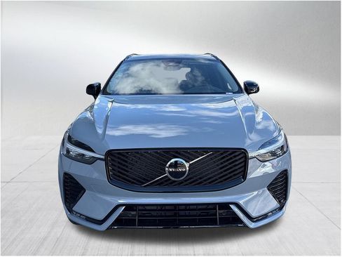 New 2026 Volvo XC60 B5 Core image 2