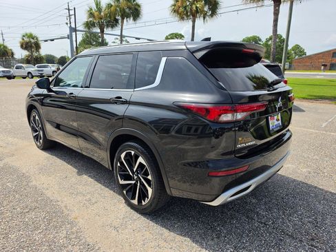 Used 2022 Mitsubishi Outlander SEL FWD image 3
