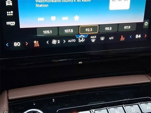 Used 2025 Lincoln Navigator Reserve image 16