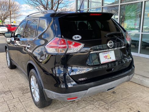 Used 2016 Nissan Rogue SV image 5