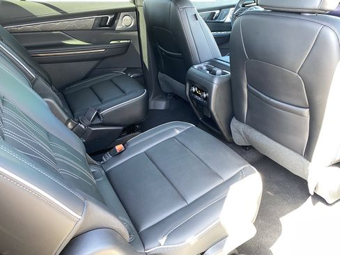 Used 2025 Buick Enclave Avenir w/ Super Cruise Package AWD/4WD image 13