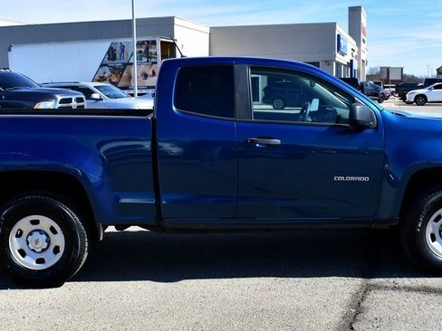 Used 2019 Chevrolet Colorado W/T image 2