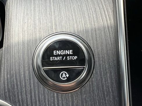 Certified 2025 Mercedes-Benz GLC 300 4MATIC image 11