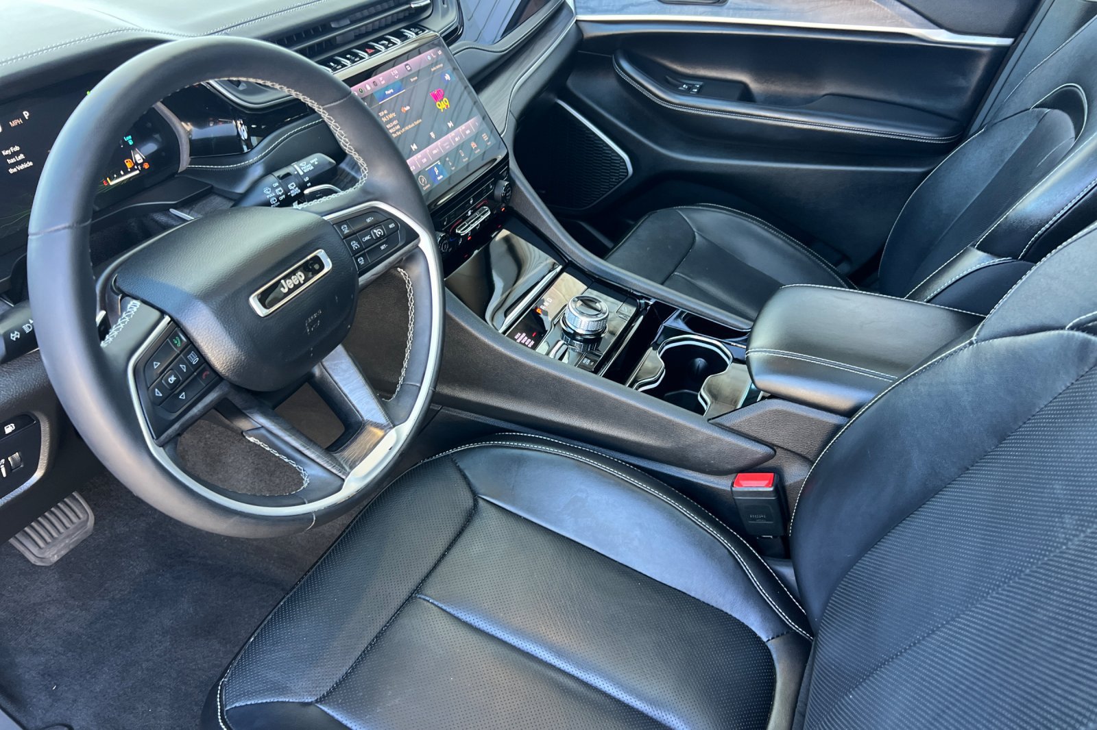 Used 2022 Jeep Grand Cherokee Limited 4xe w/ Luxury Tech Group II AWD/4WD image 10