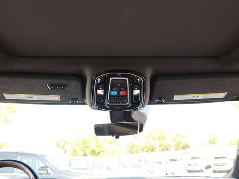 Used 2022 Jeep Grand Wagoneer Series III AWD/4WD image 37