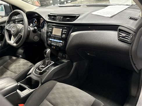 Used 2017 Nissan Rogue Sport SV image 15