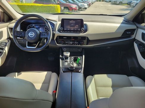 Certified 2021 Nissan Rogue SV w/ Premium Package image 16