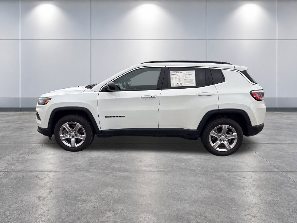 Used 2023 Jeep Compass Latitude AWD/4WD image 2