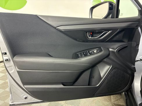 Used 2025 Subaru Outback Premium w/ Popular Package #1A image 12