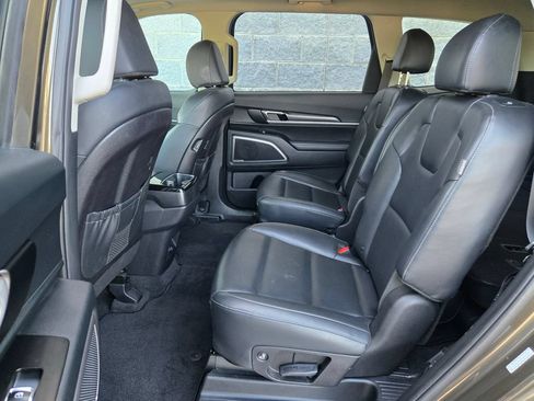 Used 2025 Kia Telluride S FWD image 33