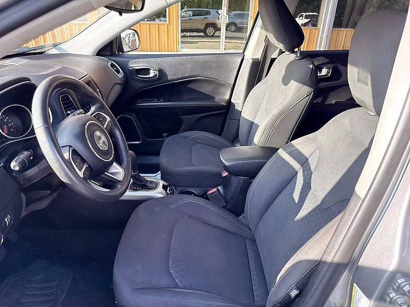 Used 2019 Jeep Compass Sport FWD image 10