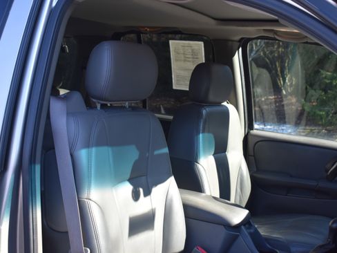 Used 2003 Chevrolet TrailBlazer LTZ w/ Skid Plate Package image 23