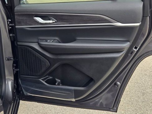 New 2025 Jeep Grand Cherokee L Limited image 11