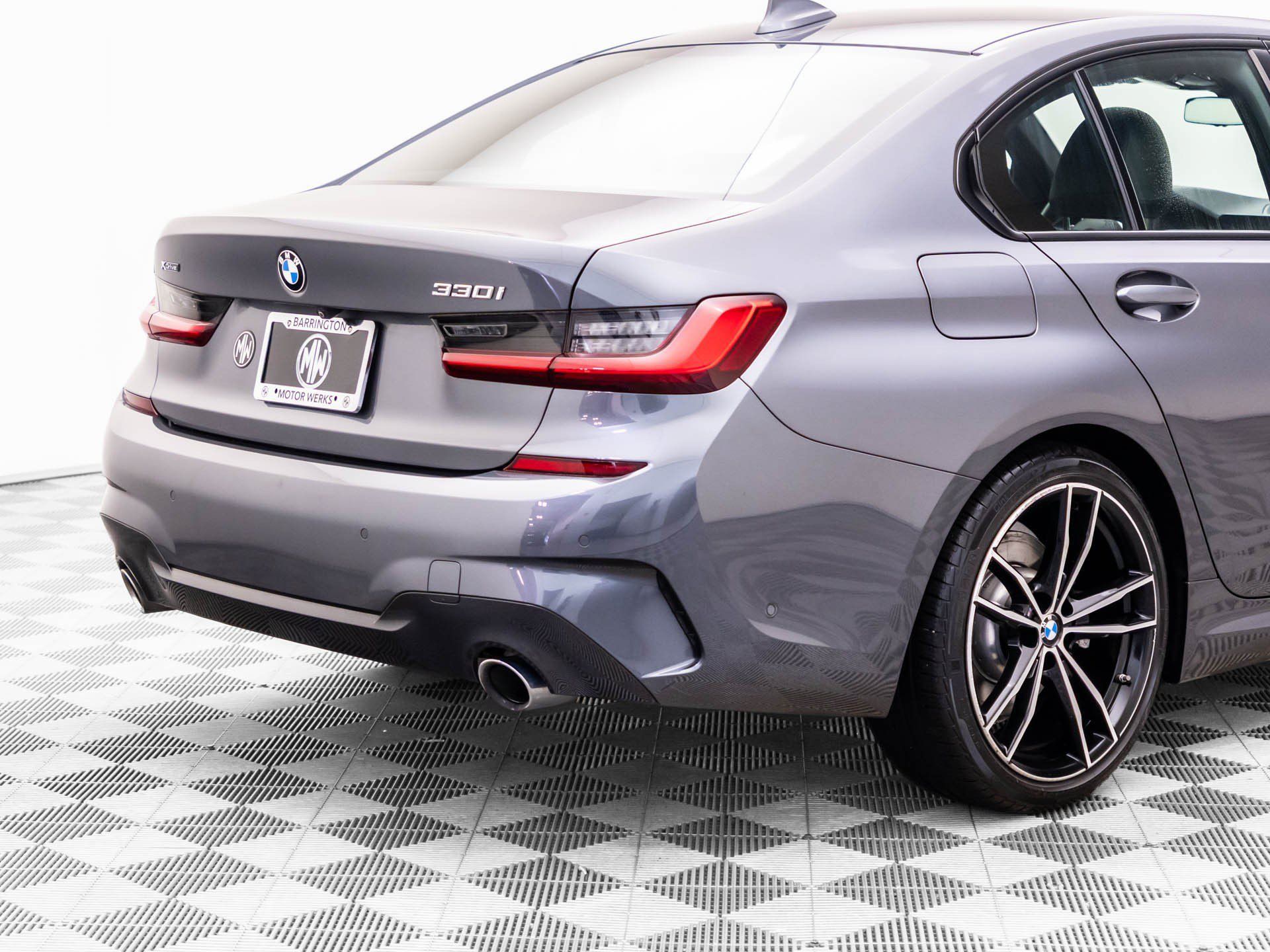 Used 2021 BMW 330i xDrive Sedan w/ M Sport Package AWD/4WD image 34