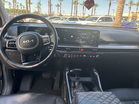 Used 2024 Kia Sorento S image 8
