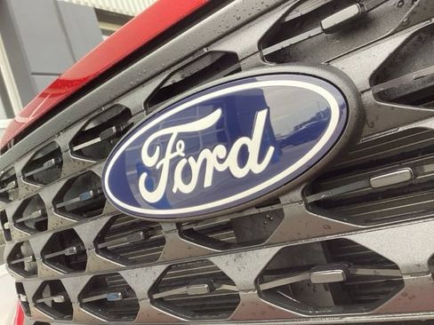 Used 2025 Ford Maverick XLT w/ Equipment Group 302A AWD/4WD image 4