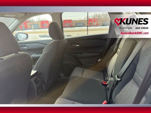 Used 2025 Nissan Rogue SV image 9