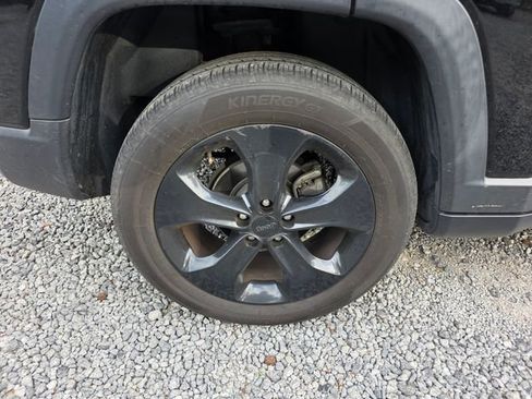 Used 2019 Jeep Compass Altitude image 11