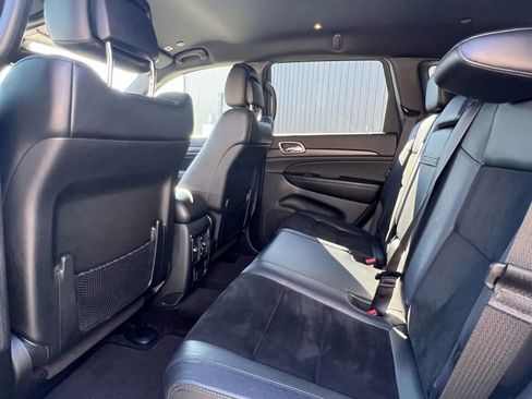 Used 2018 Jeep Grand Cherokee Altitude image 10