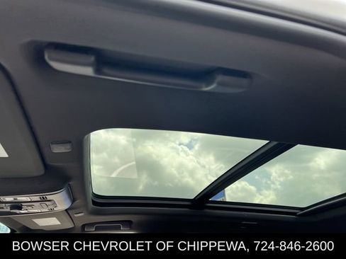 Certified 2024 Chevrolet Suburban Z71 w/ Luxury Package image 11