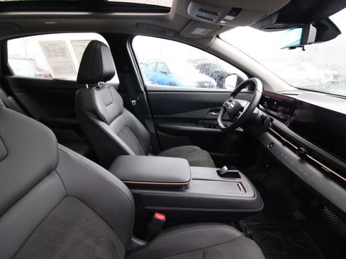 Certified 2023 Nissan Ariya FWD image 19