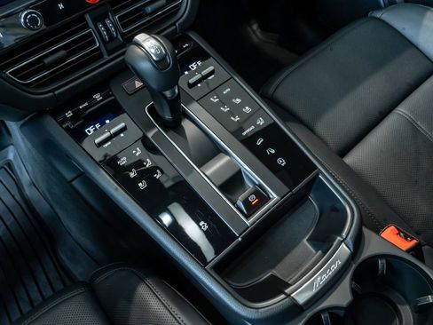 Certified 2026 Porsche Macan AWD/4WD image 21