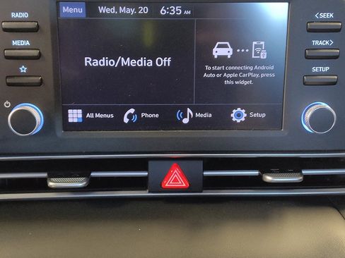 Used 2024 Hyundai Elantra SE FWD image 25