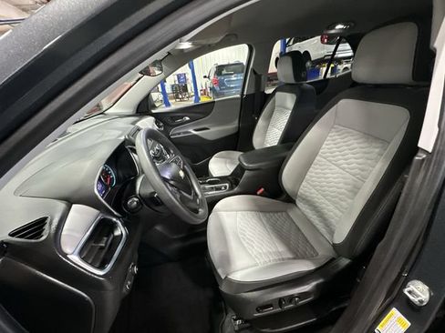 Used 2021 Chevrolet Equinox LT FWD image 17