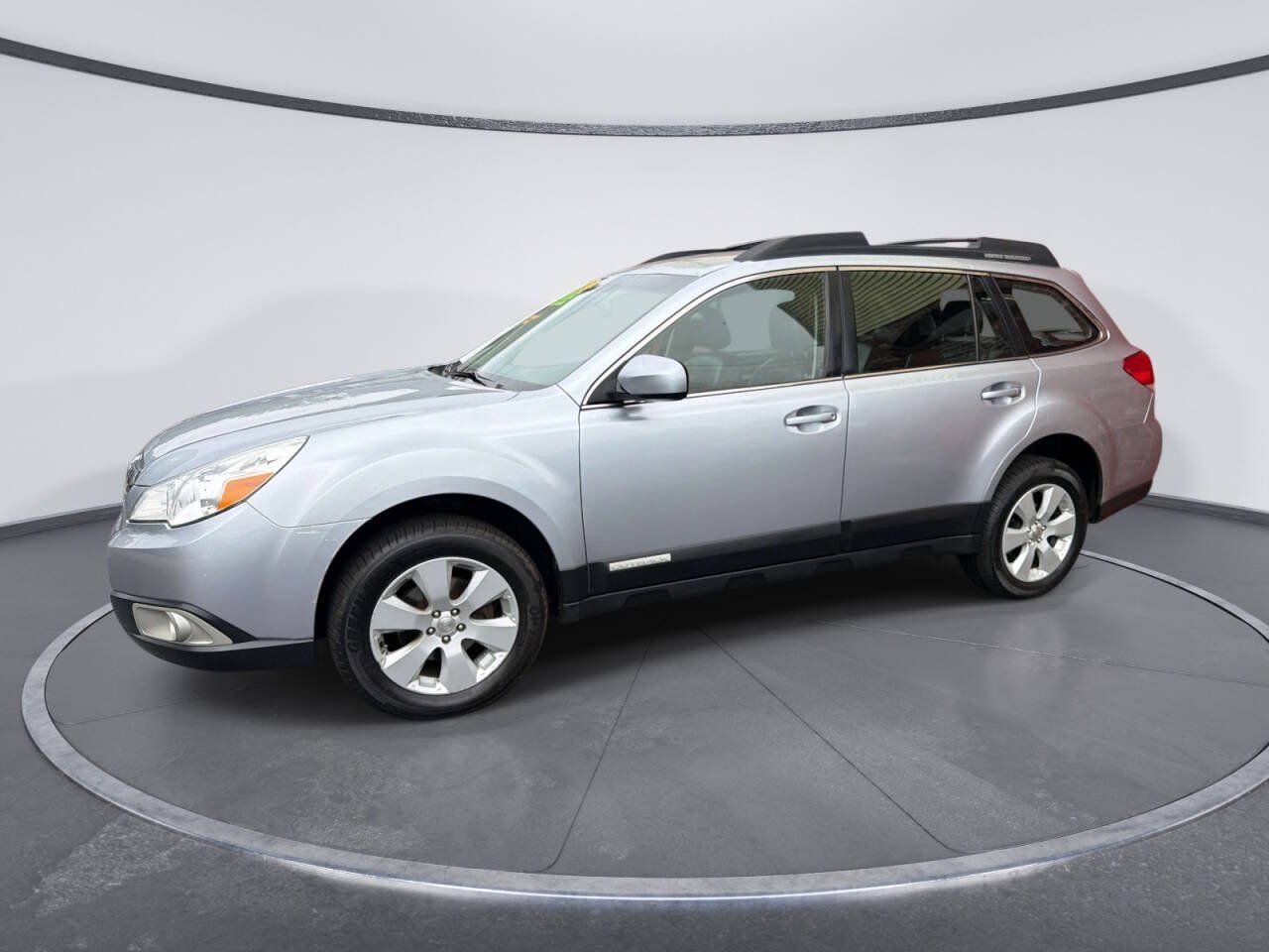 Used 2012 Subaru Outback 2.5i w/ Alloy Wheel Pkg AWD/4WD image 2