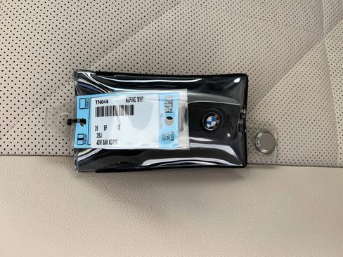 Used 2026 BMW iX xDrive60 w/ Premium Package image 38