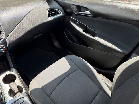 Used 2017 Chevrolet Cruze LT FWD image 15