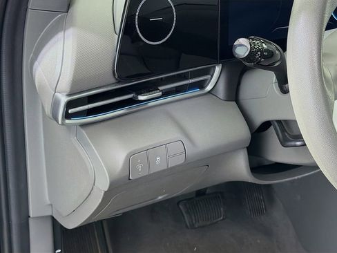 Used 2024 Hyundai Elantra SEL image 12