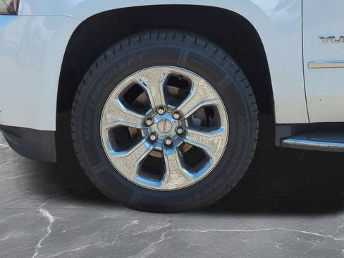 Used 2017 GMC Yukon SLT w/ Premium Edition AWD/4WD image 33