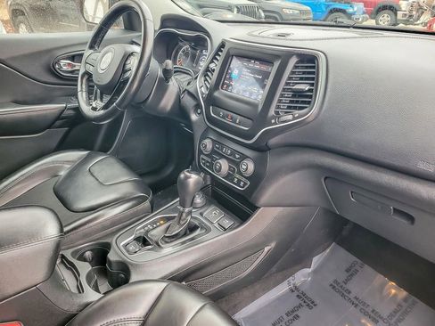 Used 2021 Jeep Cherokee Latitude Plus AWD/4WD image 24