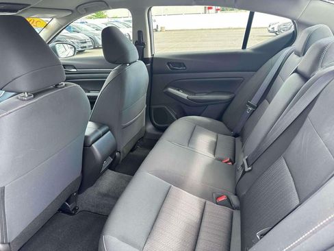 Used 2025 Nissan Altima 2.5 SV FWD image 10