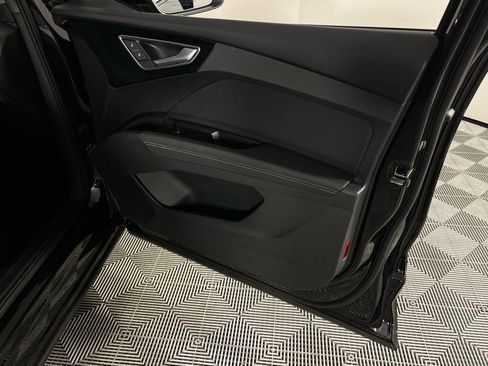 Used 2023 Audi Q4 e-tron Premium Plus w/ Premium Plus image 33