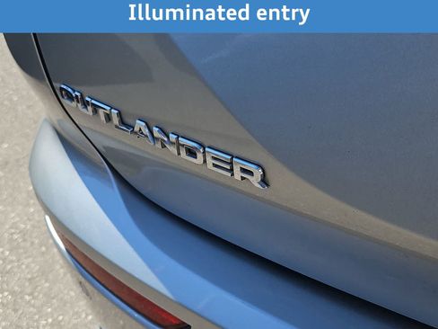 Used 2023 Mitsubishi Outlander SE image 14