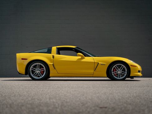 Used 2008 Chevrolet Corvette Z06 w/ Preferred Equipment Group RWD image 18