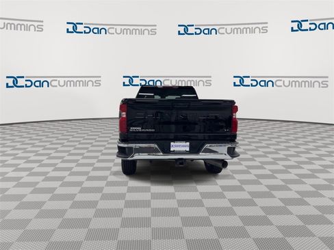 Used 2024 Chevrolet Silverado 2500 LT image 7