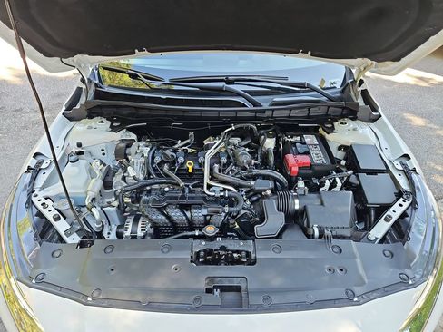 Used 2025 Nissan Altima 2.5 SV FWD image 32