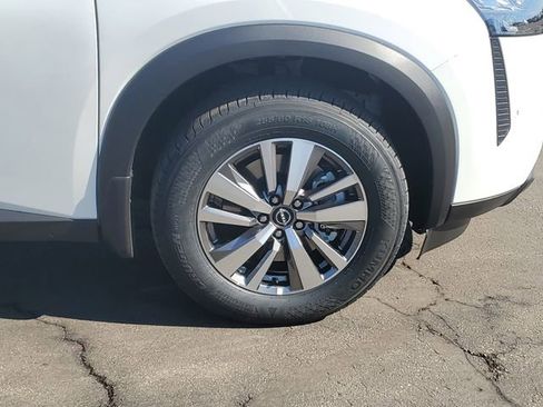 New 2026 Nissan Pathfinder SL image 9