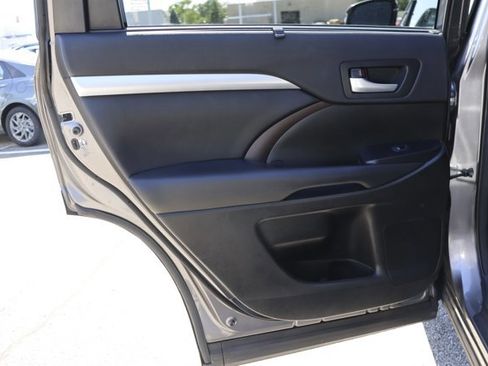 Used 2018 Toyota Highlander XLE w/ Protection Package #3 AWD/4WD image 22
